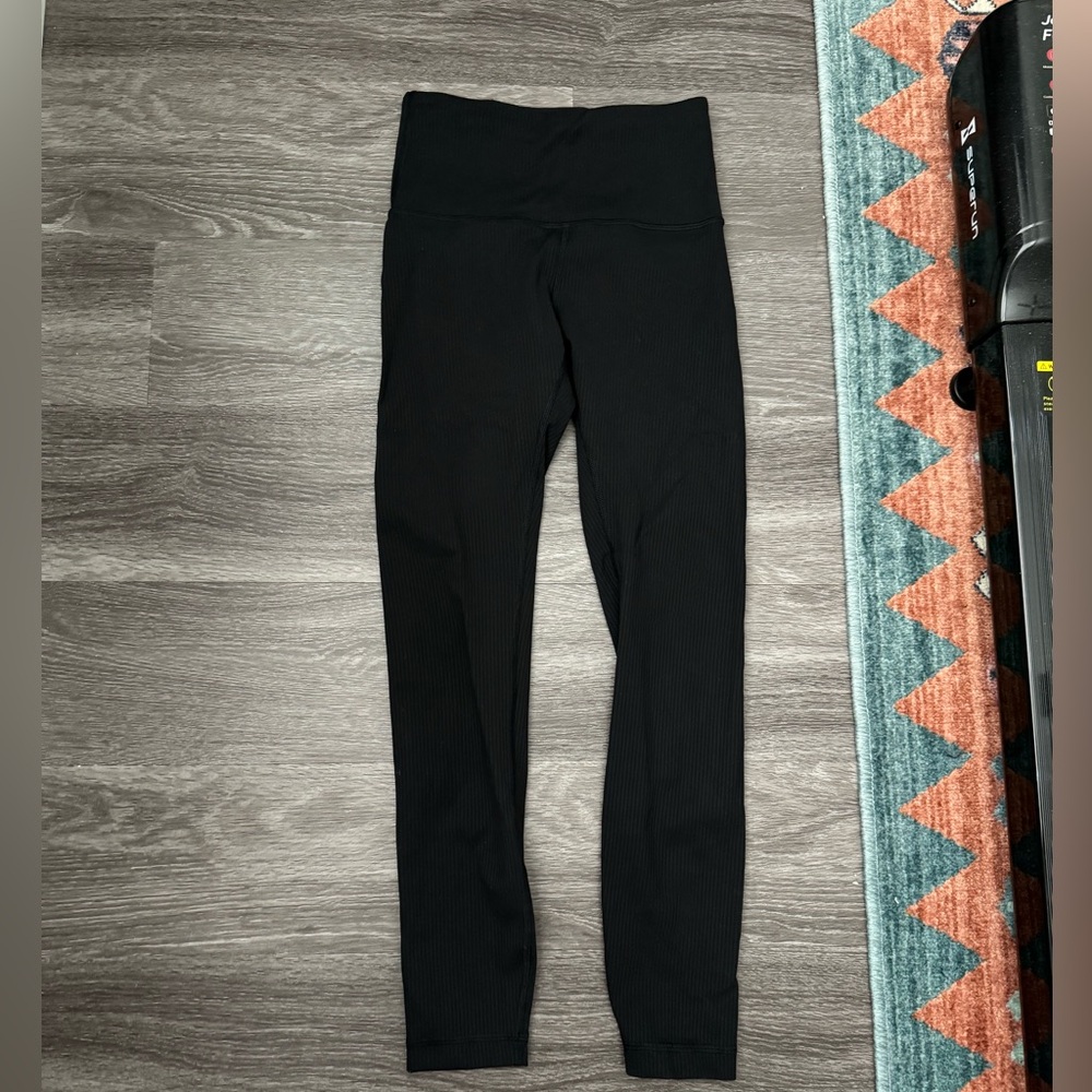 Lululemon ribbed wunder train 25 inches
